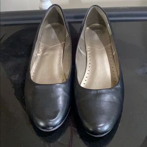 Basic Editions black pu leather uniform shoes